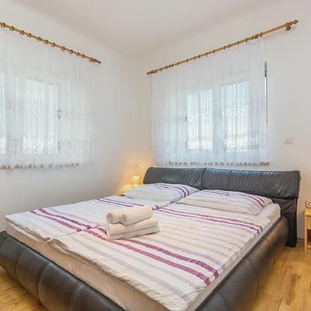 Nice Apartment In Rovinj With Wifi Apartment *